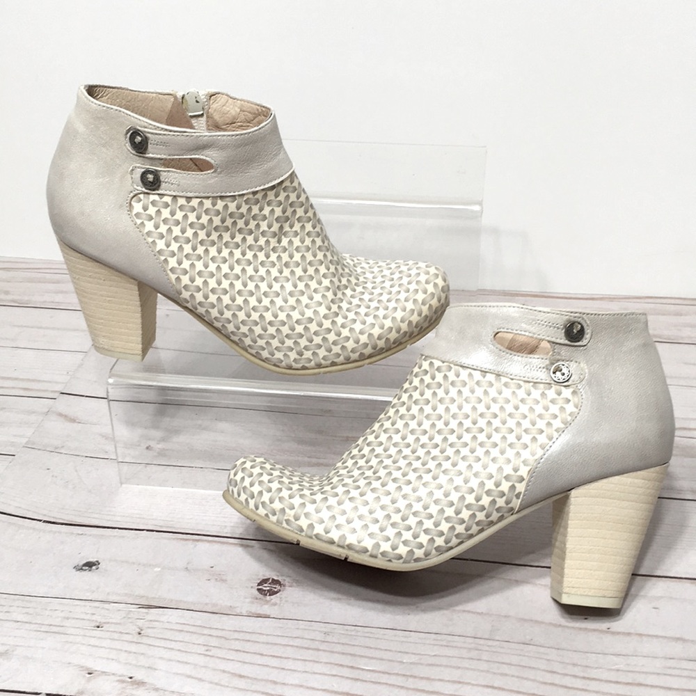 Ankle boot gray GOLD BUTTON